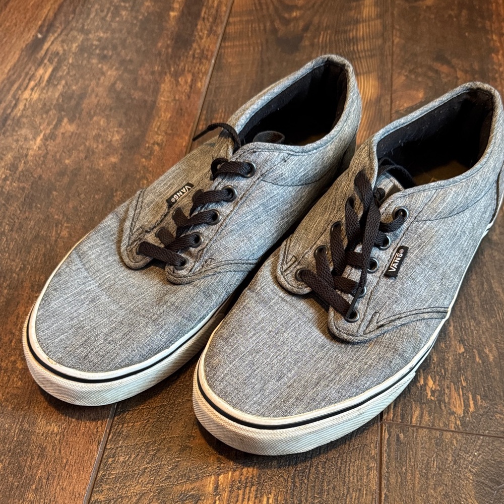 Vans Men’s Gray Canvas Low-Top Sneakers with Black Laces